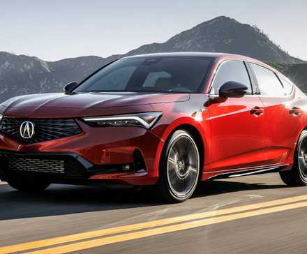 2025 Acura Integra em vermelho dirigindo na estrada