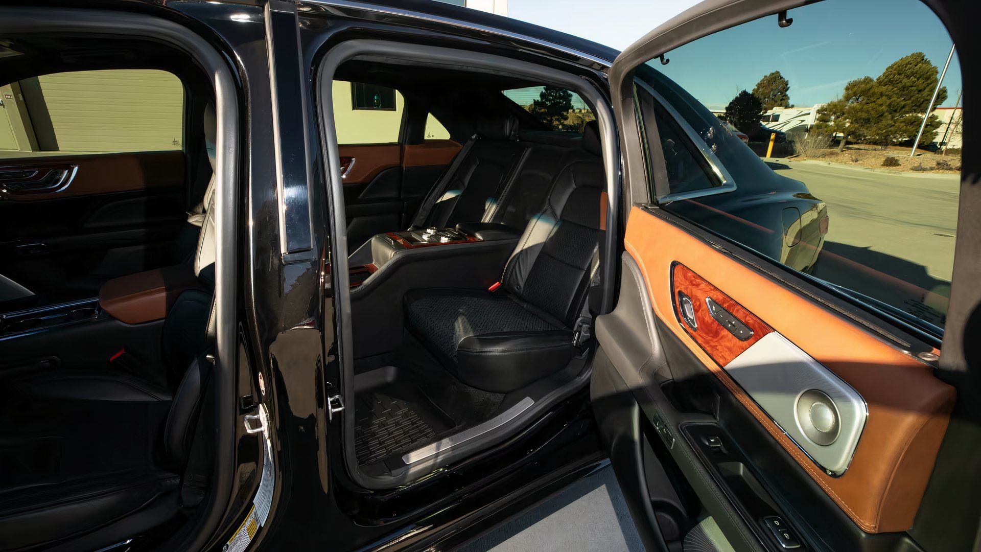The American Dream Machine: A Luxury Sedan That Defied Conventional Wisdom