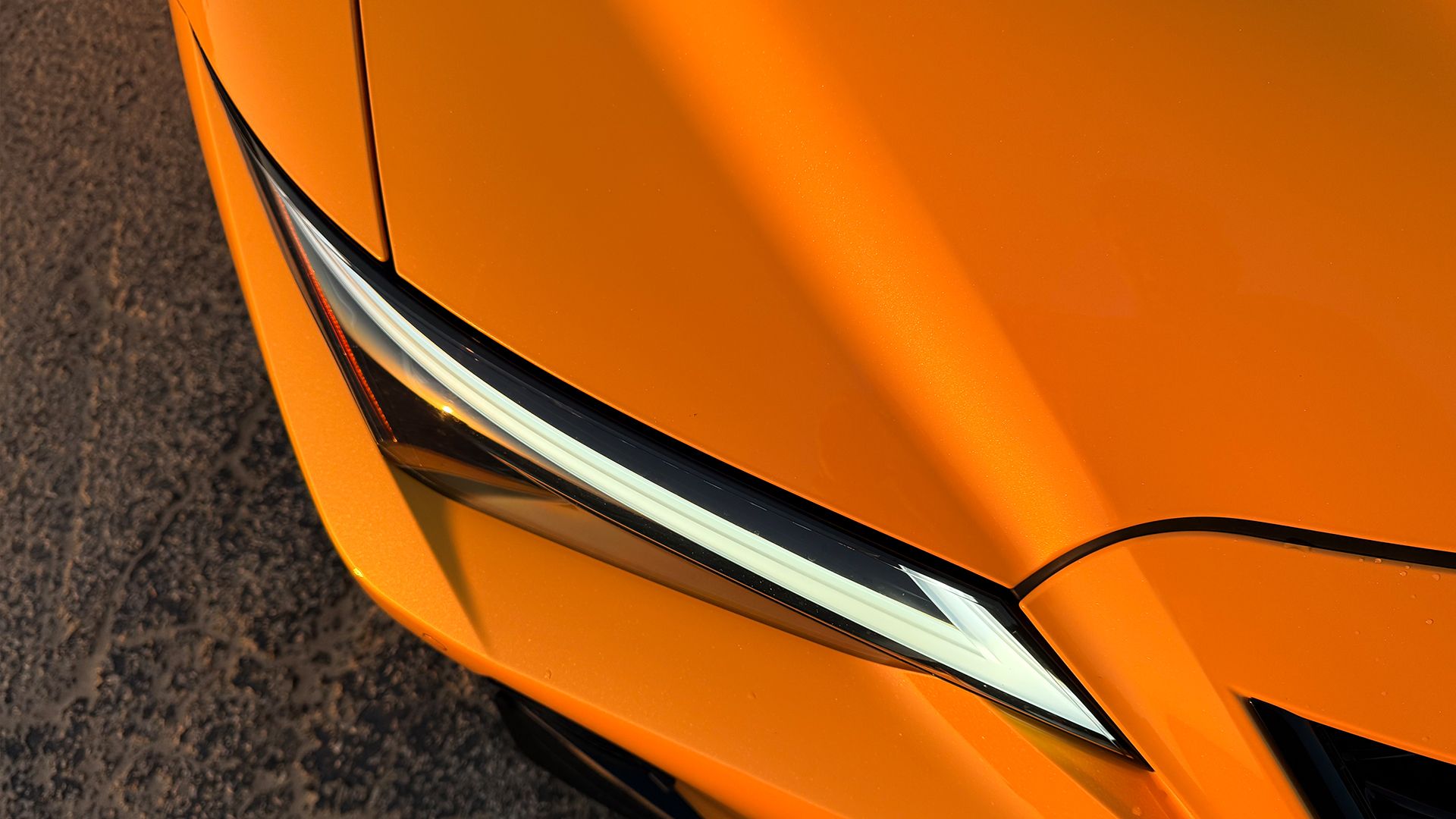 Farol Lexus IS 500 F Sport Performance 2025