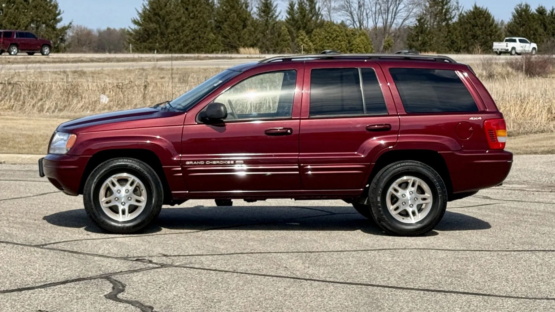 1999 Jeep Grand Cherokee profile 