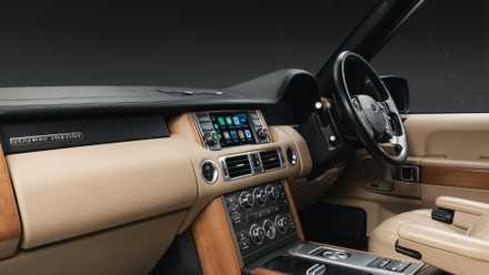 JLR Classic Land Rover Airplay Alt