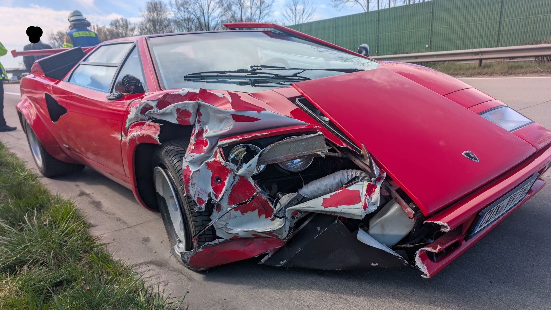 lamborghini-countach-crash-