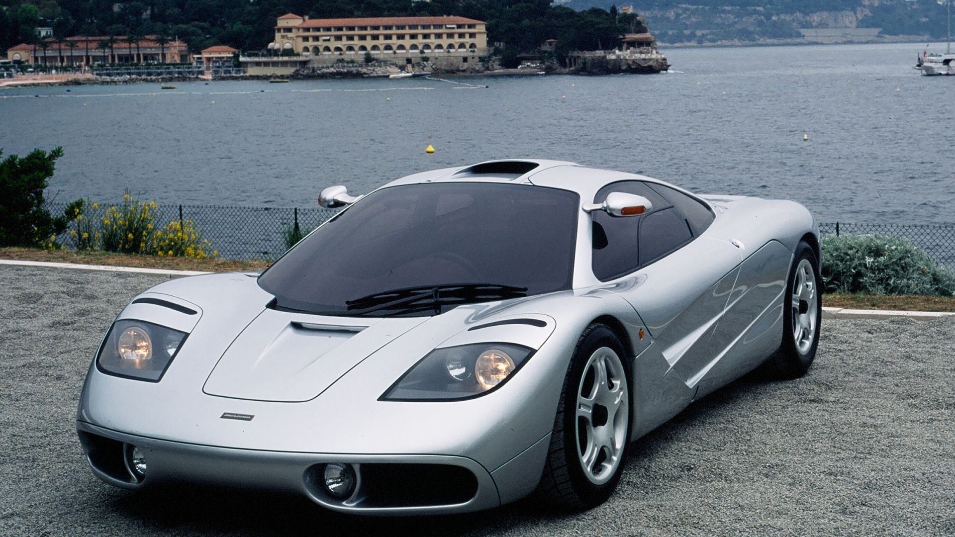 McLaren F1 Front 3/4 exterior shot