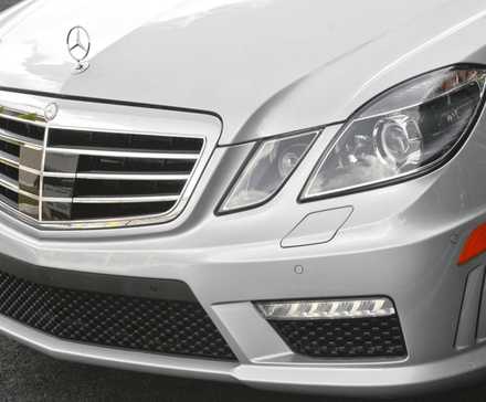 Front-end de um Mercedes-Benz E 63 AMG 2010