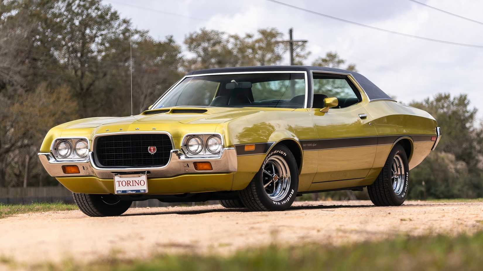 3/4 front view of 1972 Ford Gran Torino