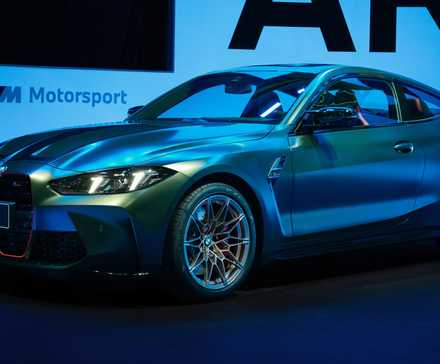 BMW M4 Edition Nurburgring três quartos
