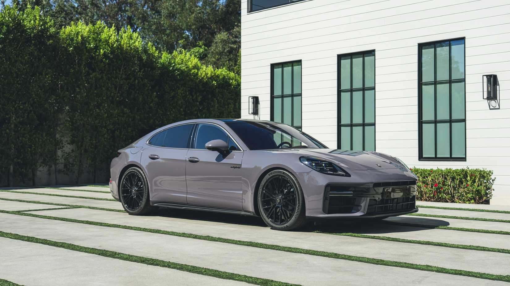 2025 Porsche Panamera Turbo S E-Hybrid Exterior