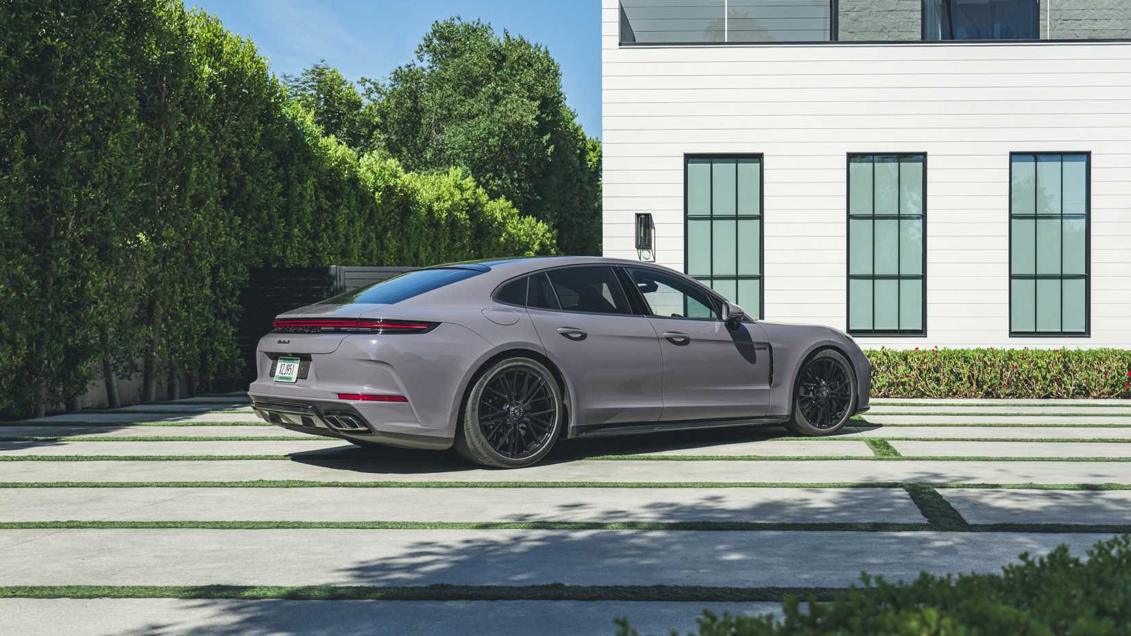 2025 Porsche Panamera Turbo S E-Híbrido Exterior