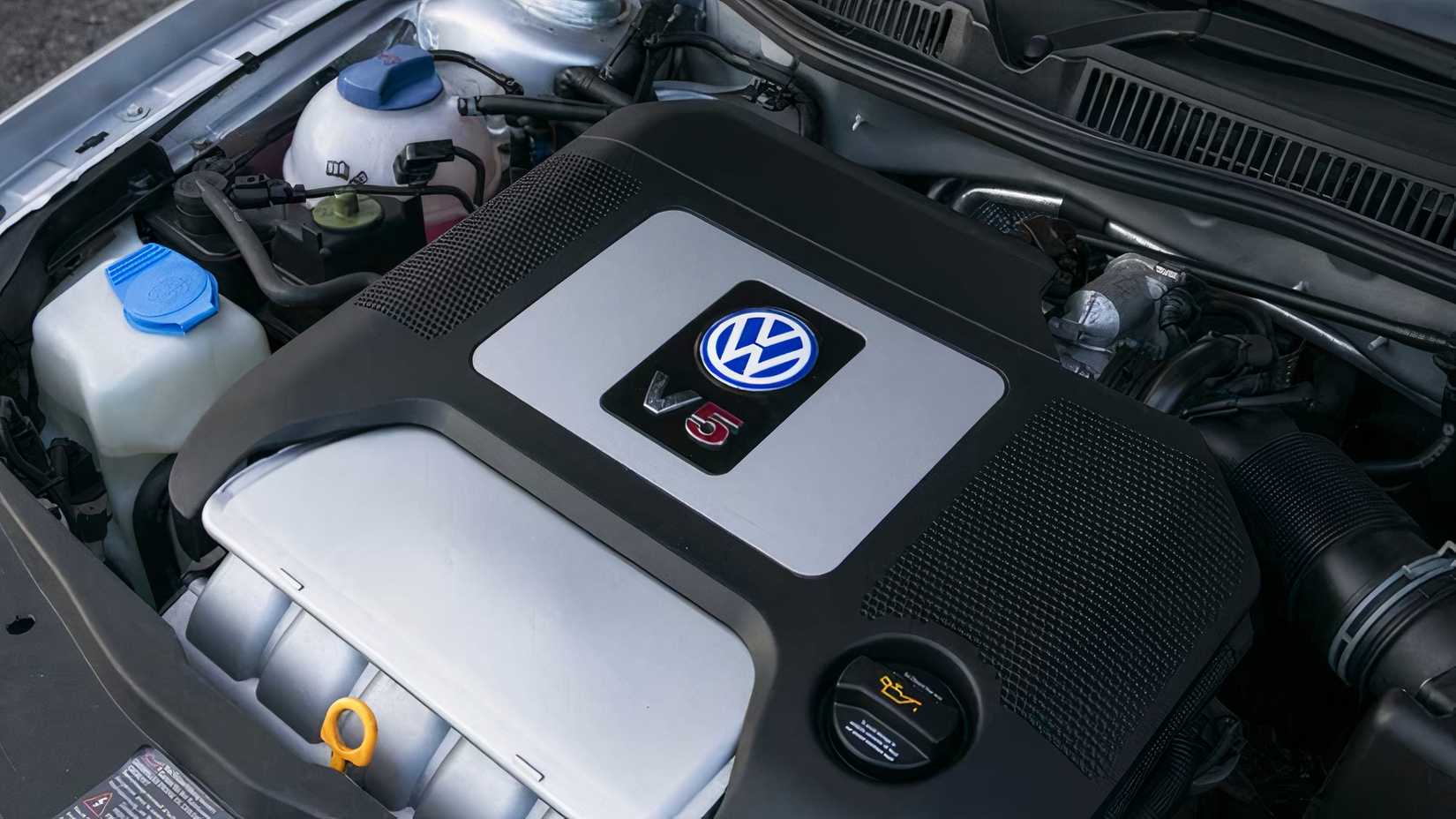 Motor Volkswagen VR5, close-up