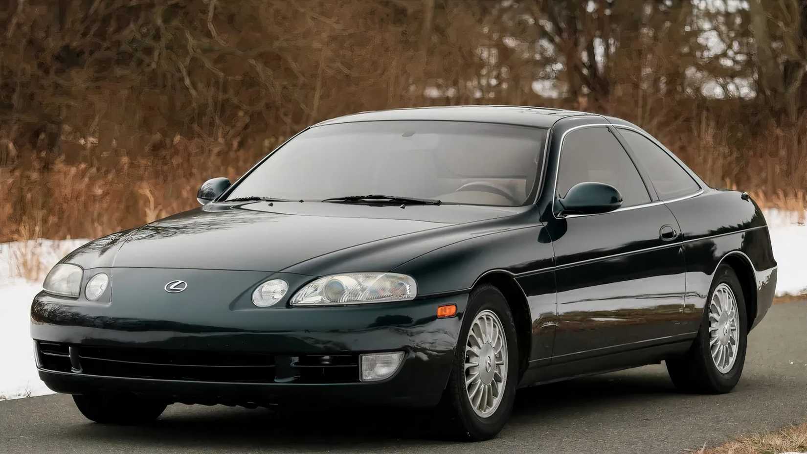 1992 Lexus SC 300 in green parked