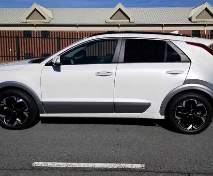 white 2023 Kia Niro EV
