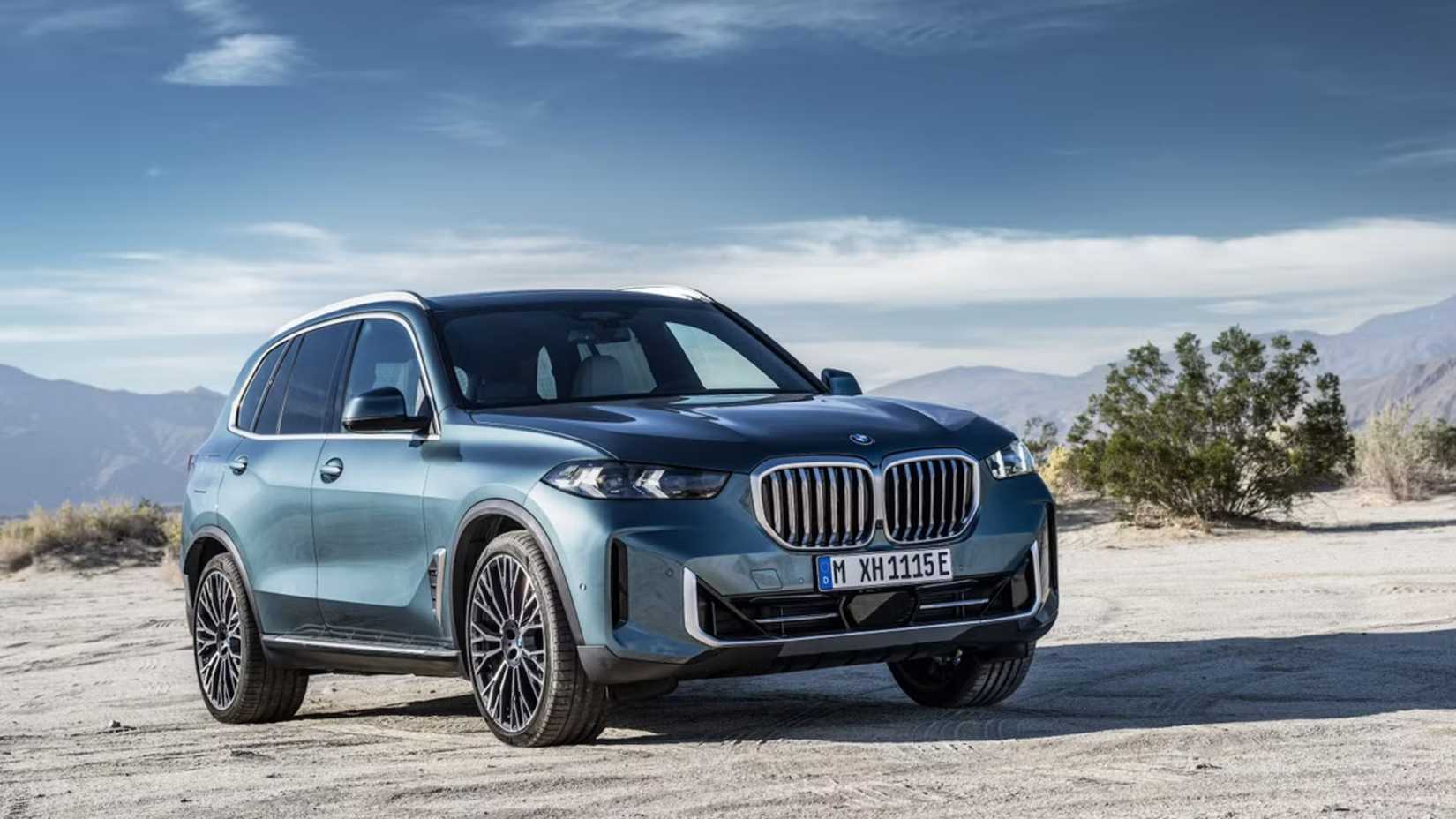 2025 BMW X5 Hybrid Exterior Front/Side