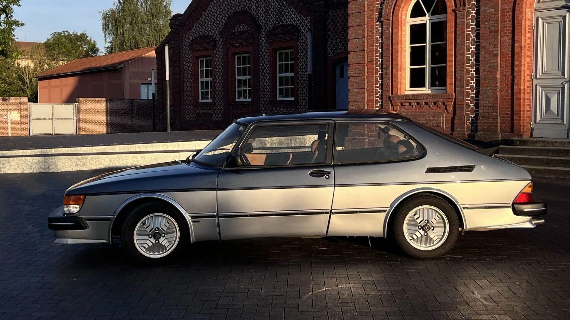 The Classic Saab 900 Pioneered The Inline-Four Turbo Engine