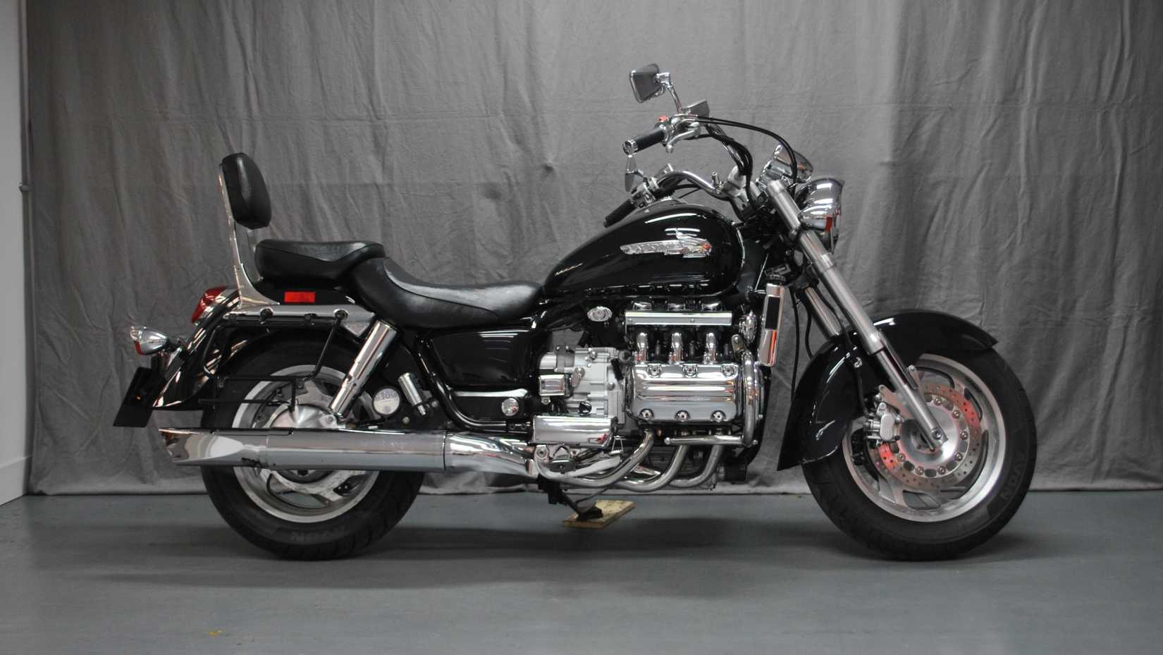 1997 Honda 1,520cc F6C Valkyrie side profile view