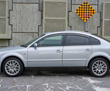 2004 volkswagen passat W8 side left exterior shot