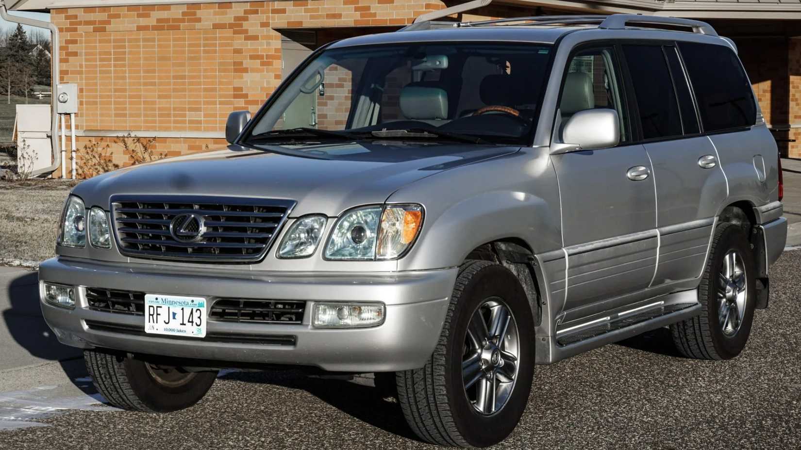 2006 Lexus LX470 front 3/4