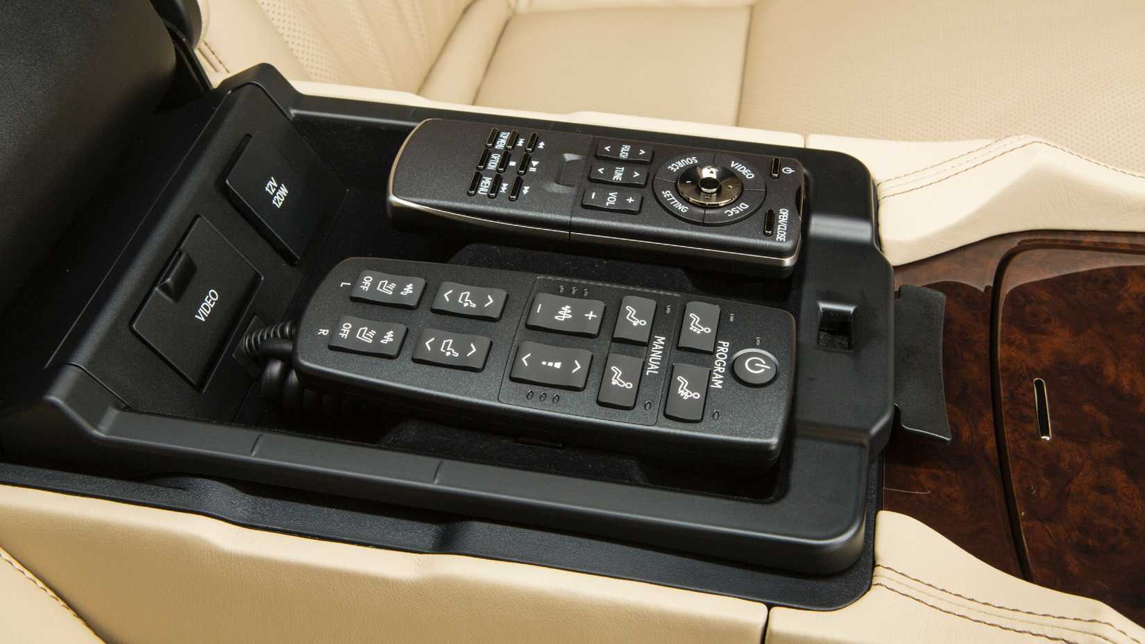 2013 Lexus LS 600h Interior Technology