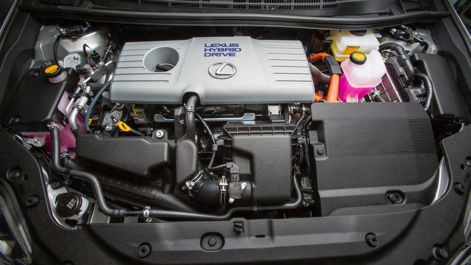 2014_Lexus_CT_200h_048