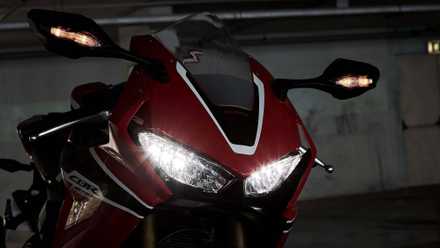 2017 Honda CBR1000RR Dianteira