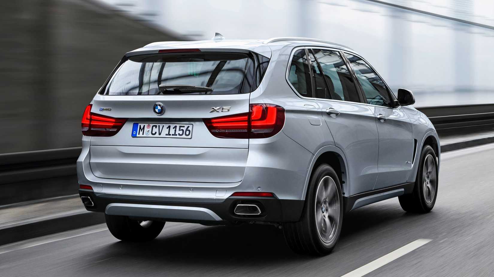 2018 BMW X5 Rear Driving-1
