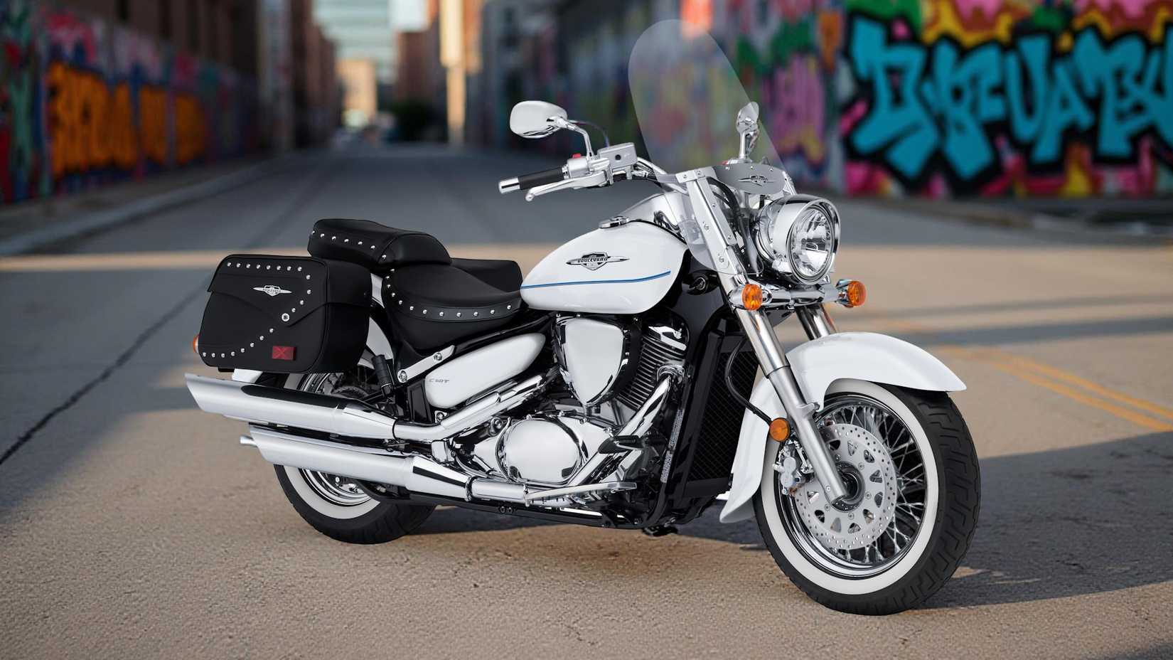 2023 Suzuki Boulevard C50T static front quarter shot