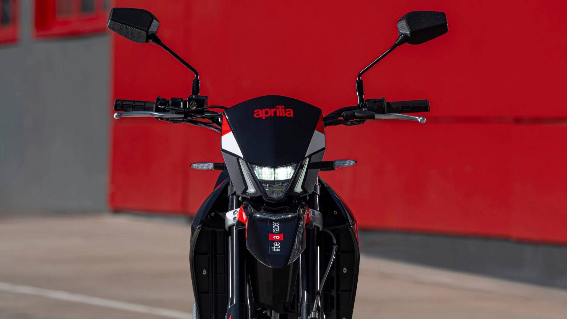 2025 Aprilia SX 125 Front