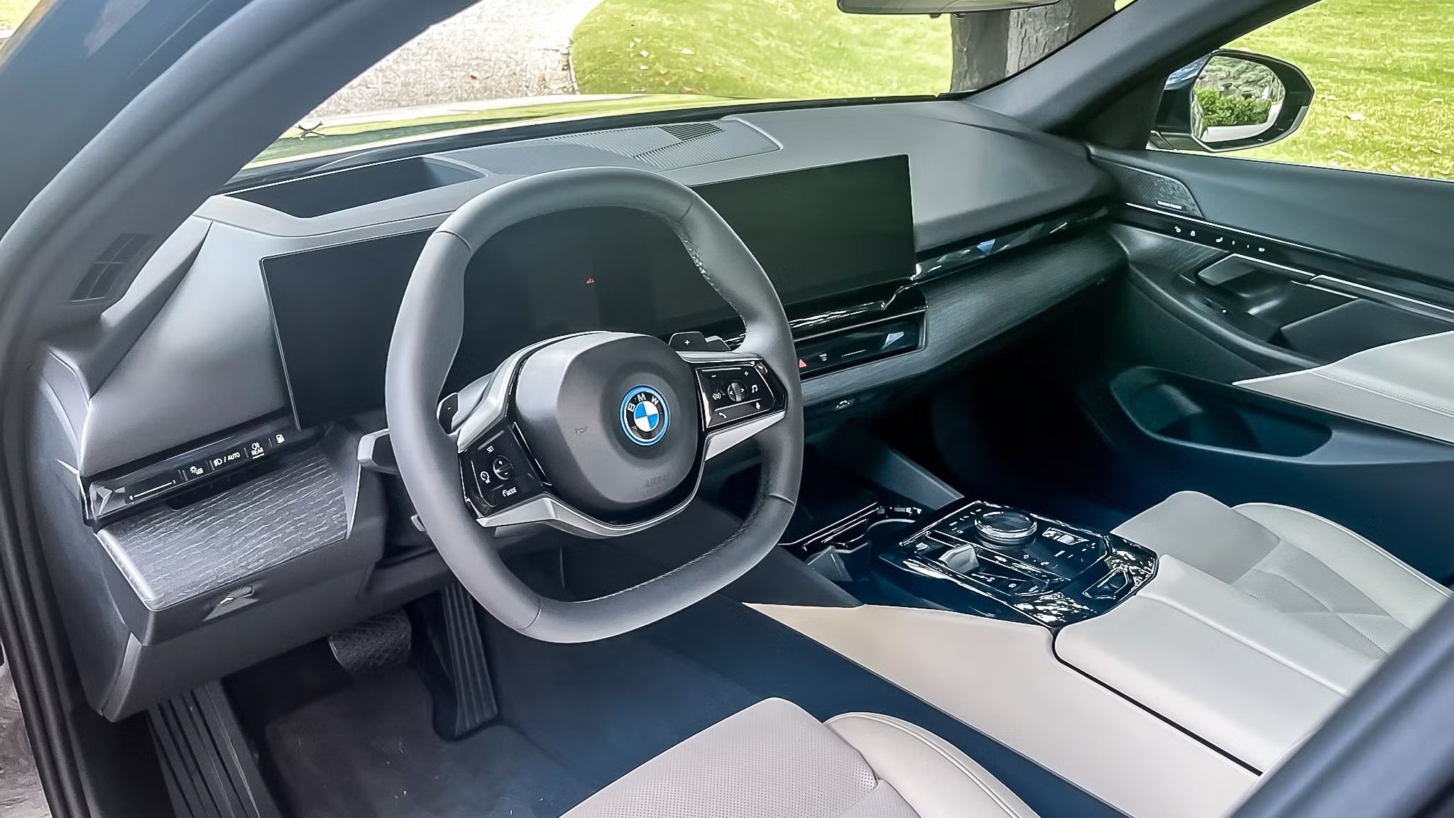 BMW, 성가신 기능에 대한 특허로 승부수를 던지다.