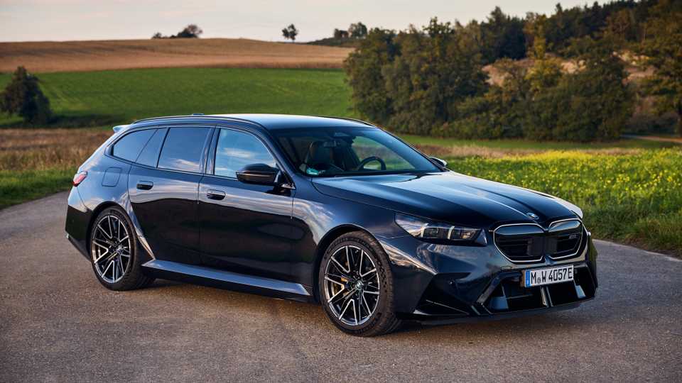 2025 BMW M5 Touring-15