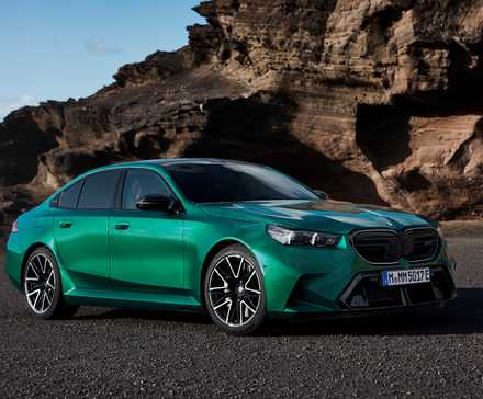 2025 BMW M5 frontal 3/4 foto externa