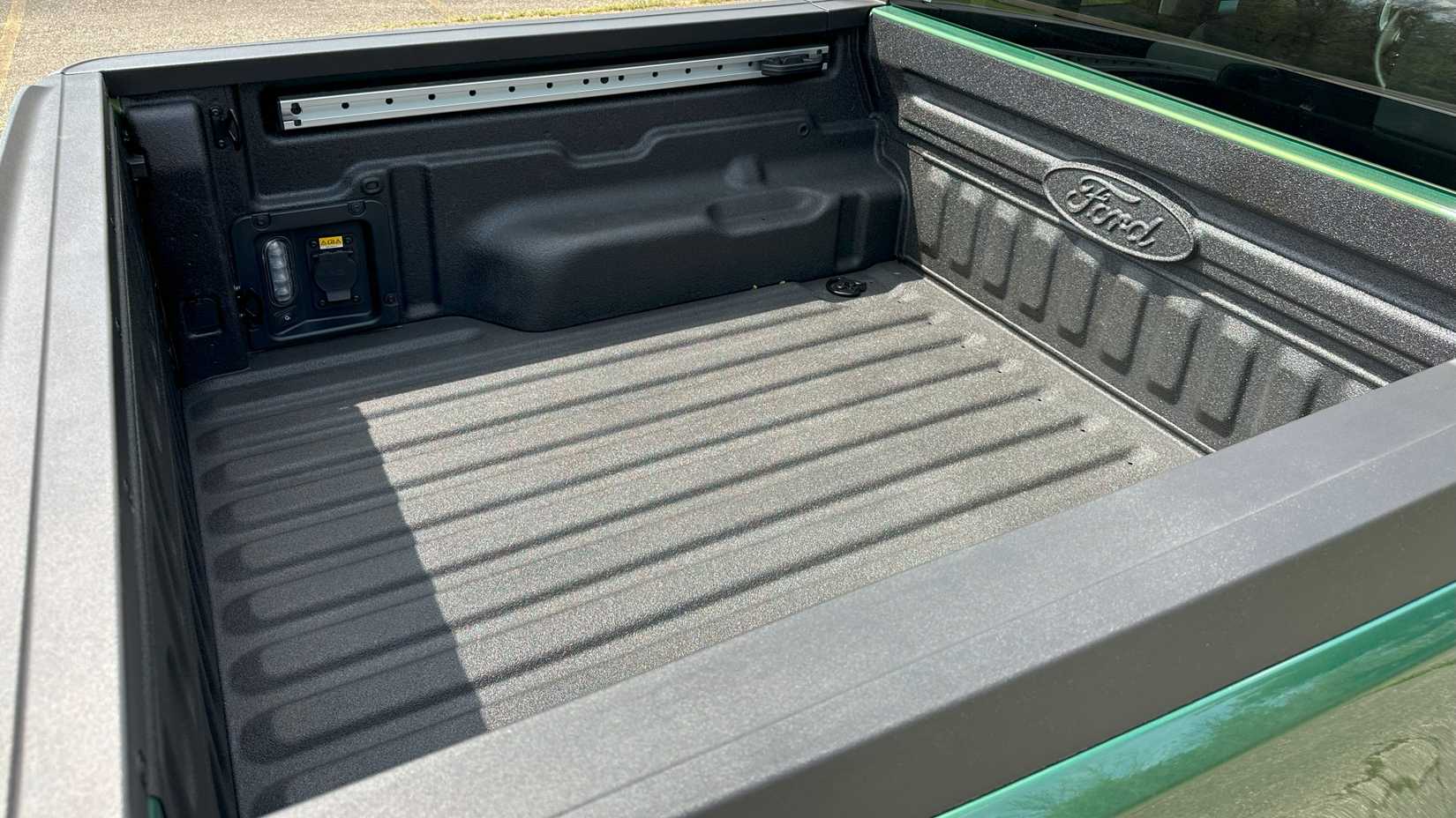 2025 Ford Maverick XLT cama híbrida com tração nas quatro rodas 02-2