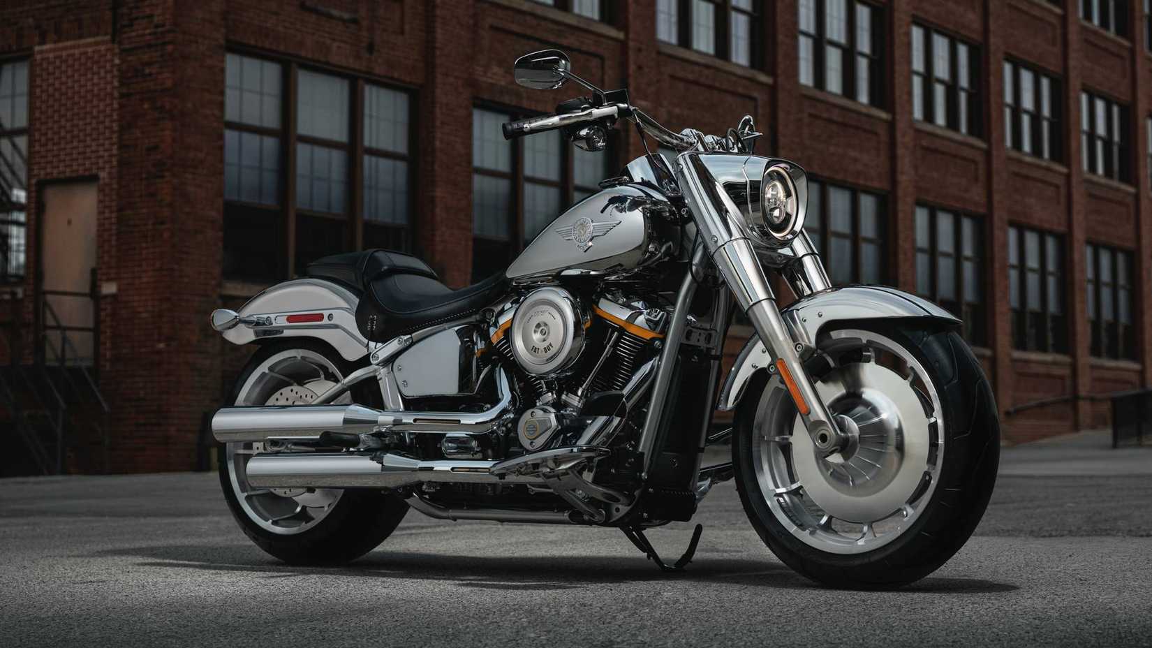 2025 Harley-Davidson Gray Ghost Static front quarter shot