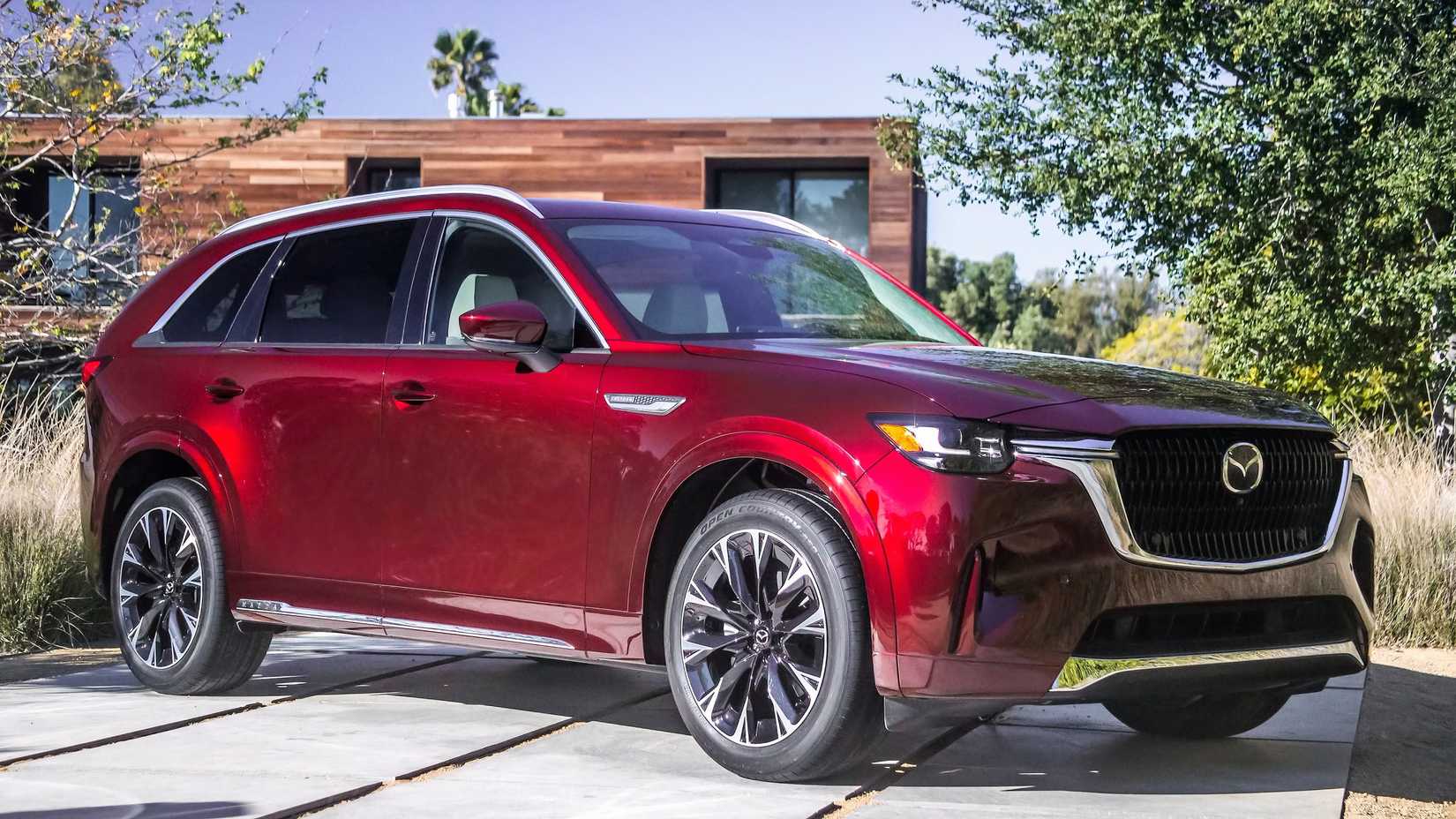 2025 Mazda CX-90 Front 3.4