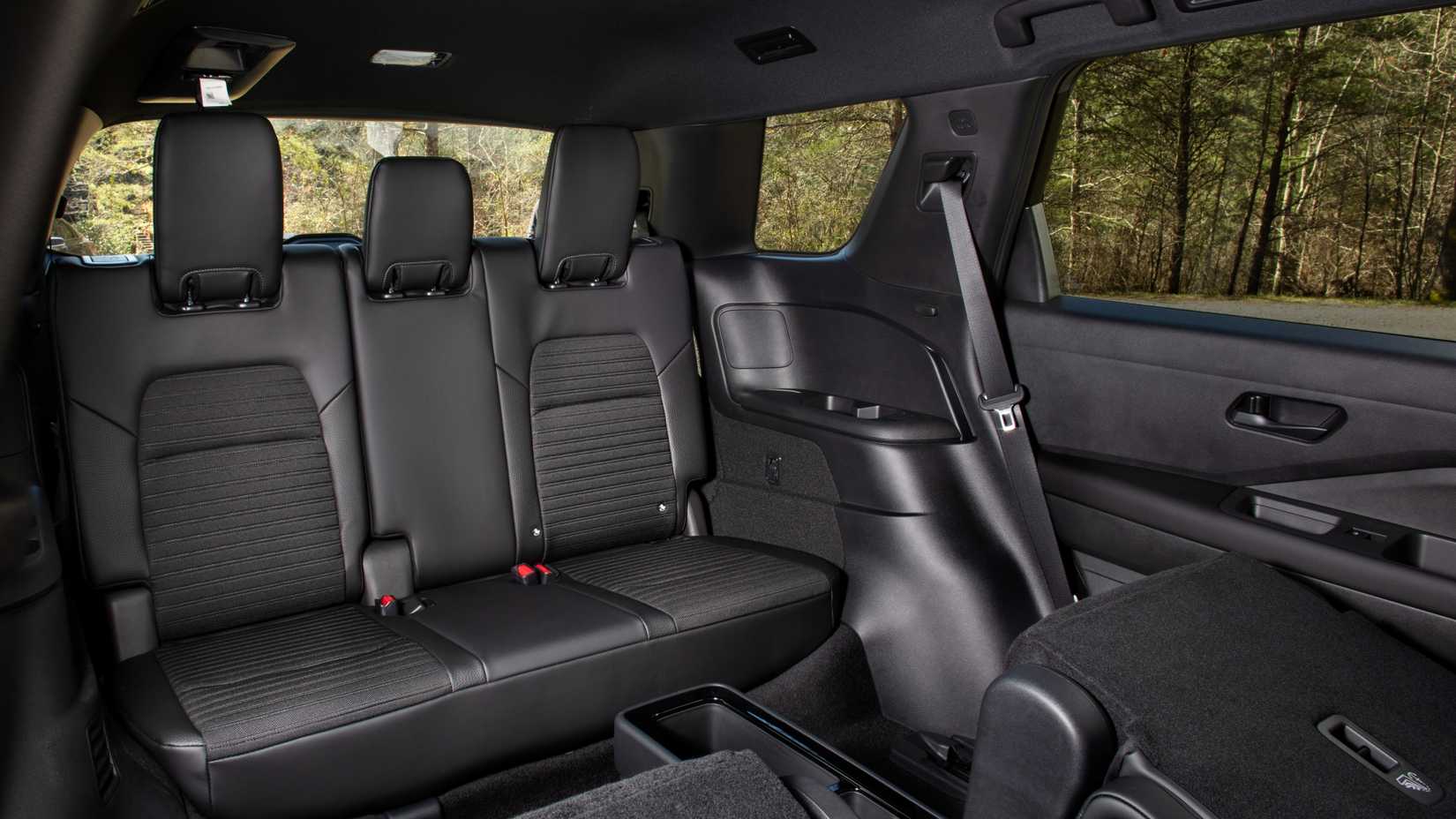 2025 Nissan Pathfinder Rock Creek_L-23