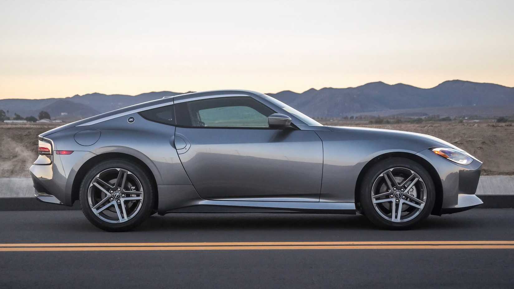 2025 Nissan Z Side