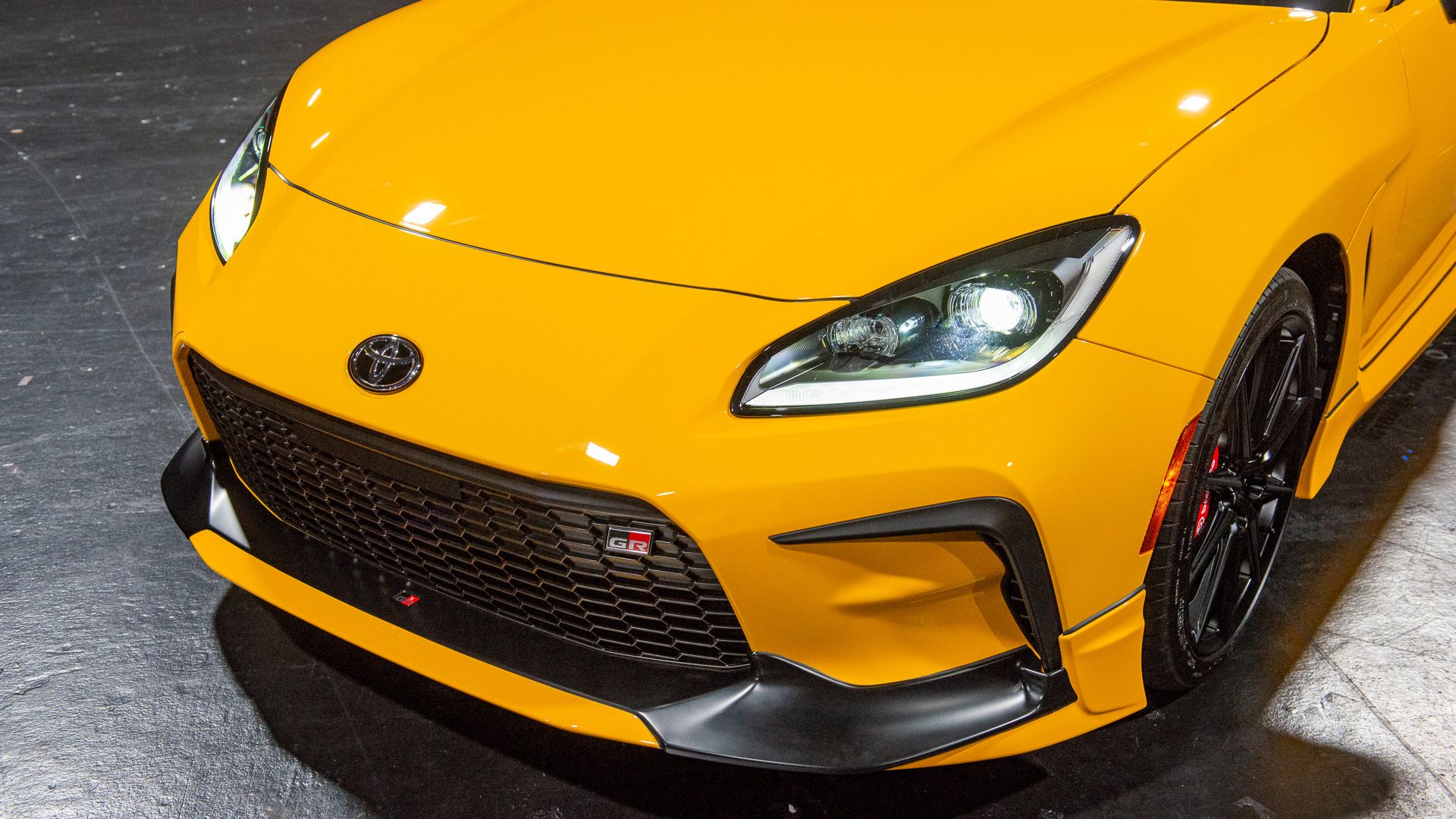 Front-end da edição Toyota GR86 Yuzu 2025