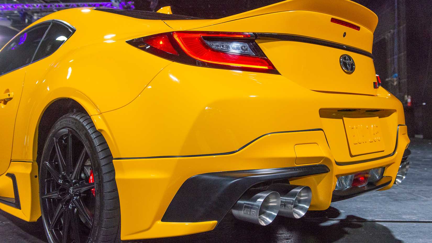 2025 Toyota GR86 Yuzu Edition-10