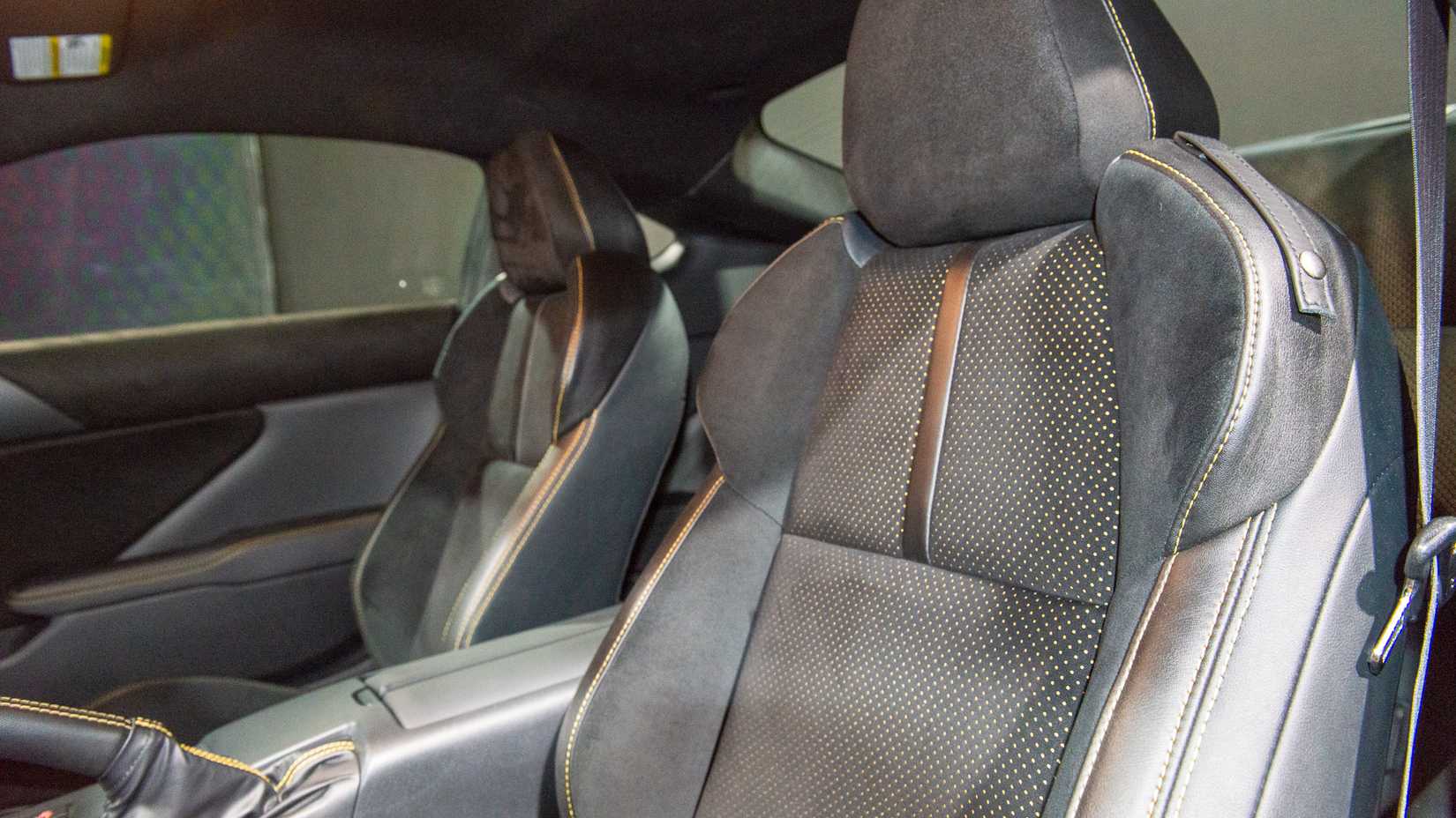 2025 Toyota GR86 Yuzu Edição-12