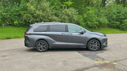 Perfil de tração integral Toyota Sienna Platinum 2025