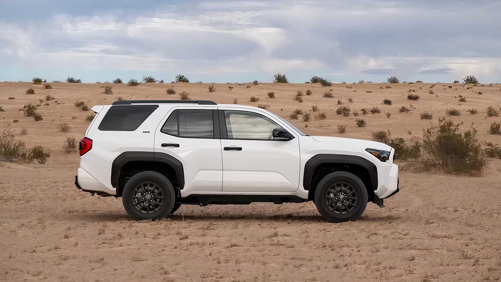 2025 Toyota 4Runner SR5 em branco estacionado off-road