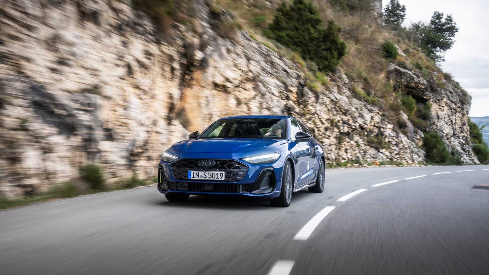 2026 Audi S5 Sportback Ascari Azul Dinâmico - Audi-CarBuzz (4)
