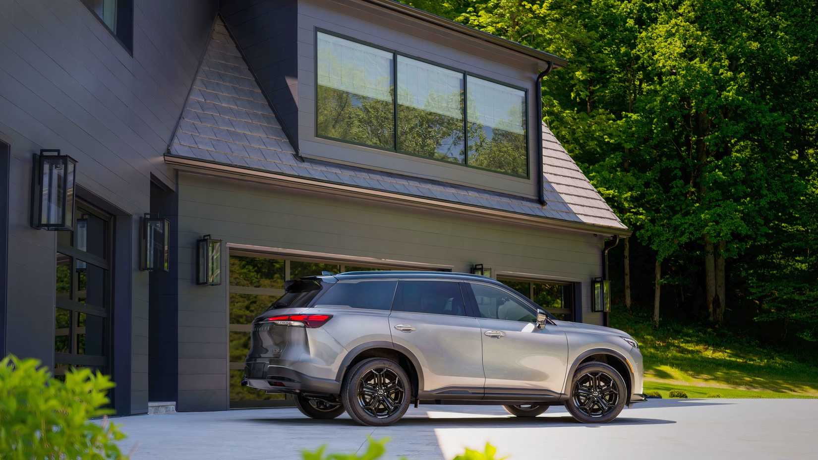 2026 Infiniti QX60 Sport side