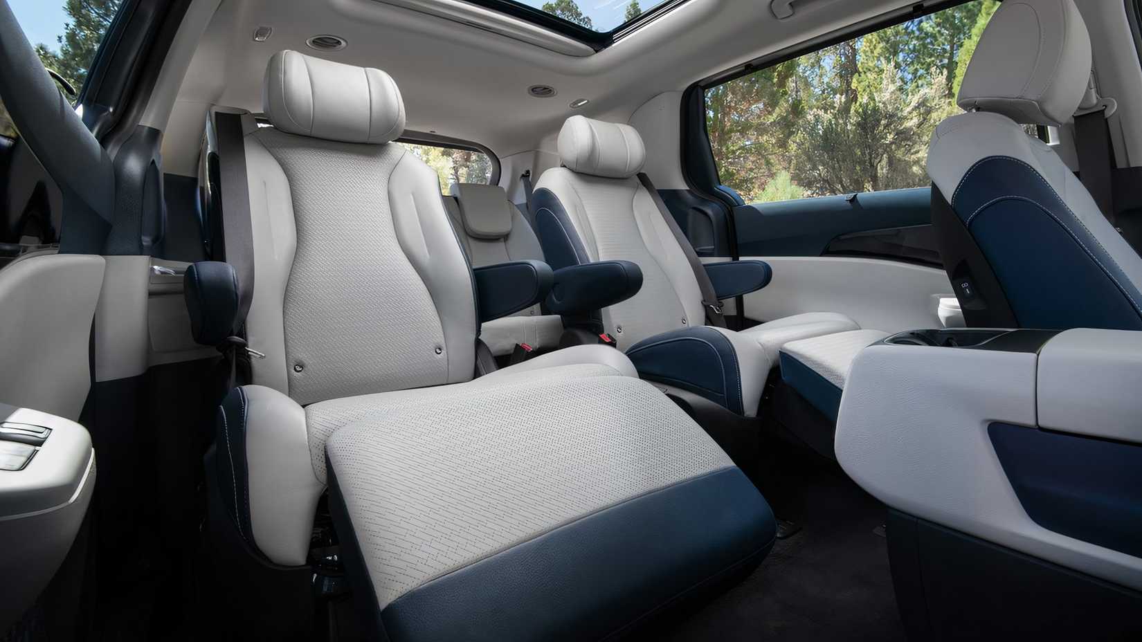 Assento da segunda fila do Kia Carnival 2026