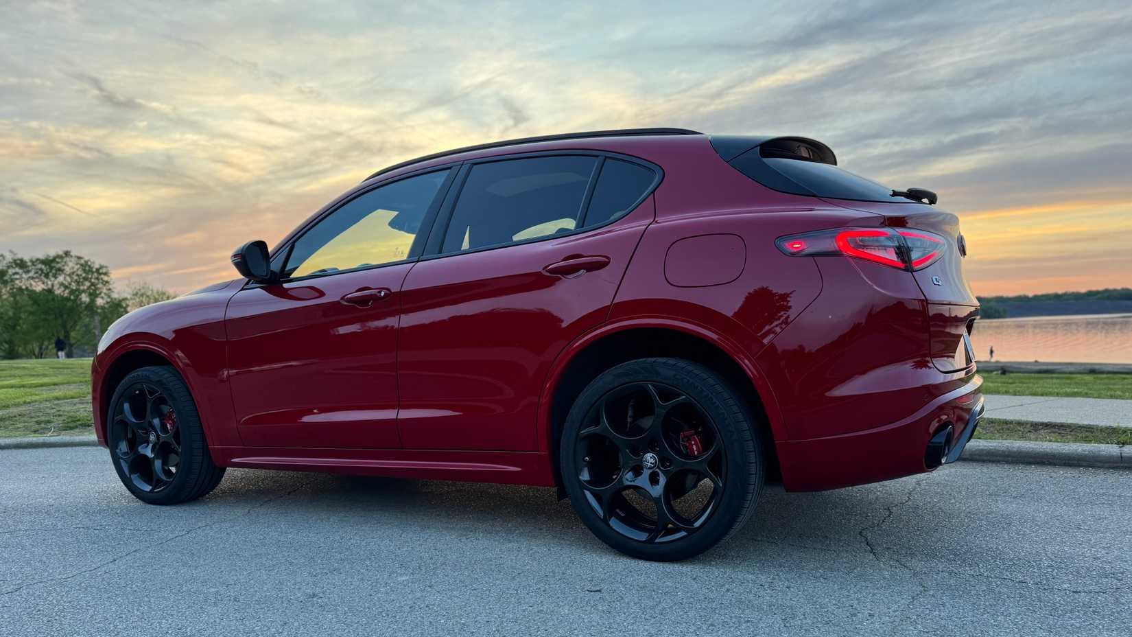 25AlfaStelvioProfile