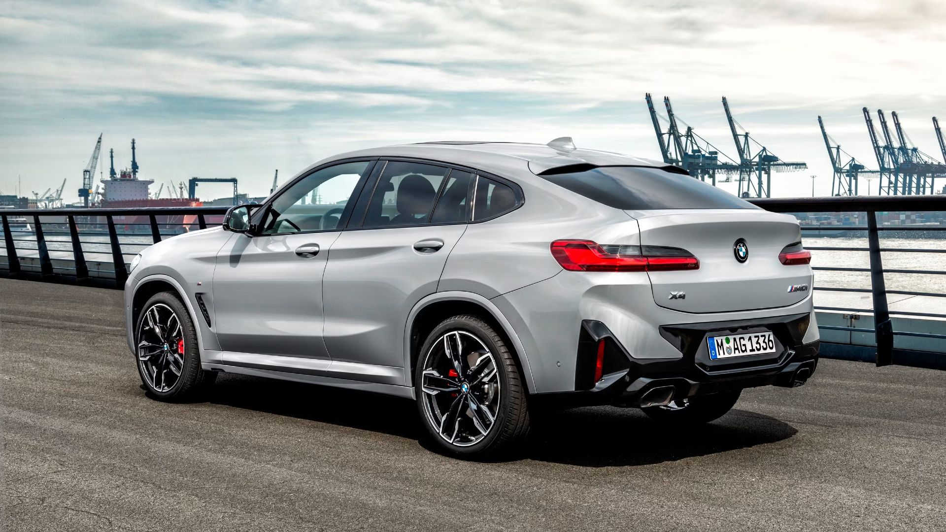 2024 BMW X4 exterior traseiro/lateral