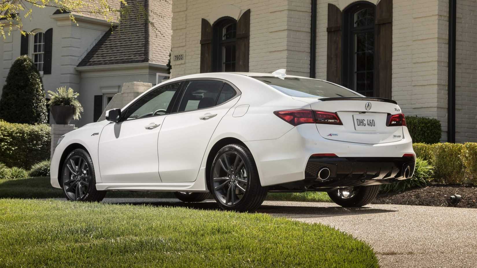 Acura-TLX-2018 Traseira Três Quartos