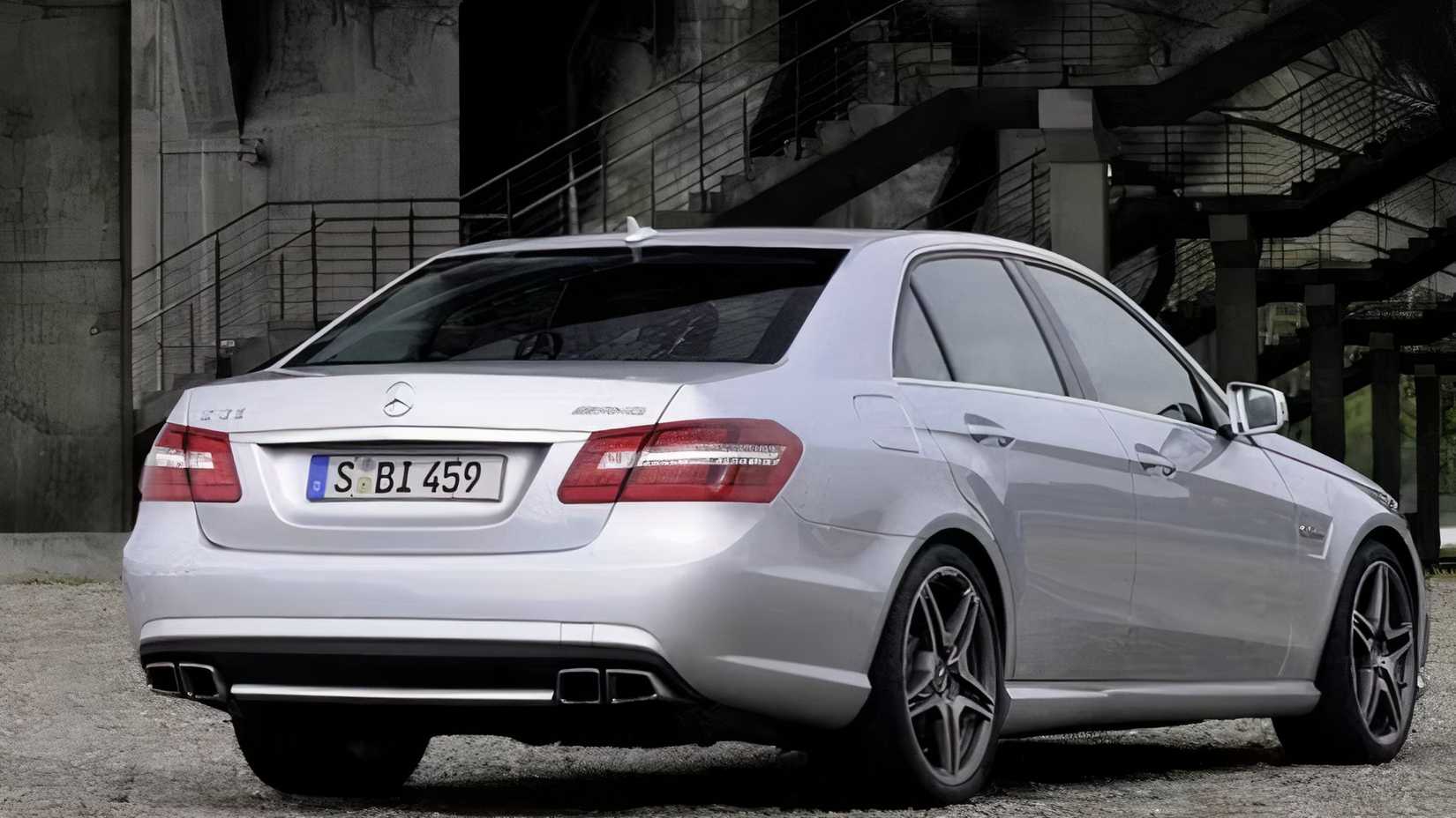 2012 Mercedes-Benz E 63 AMG rear 3/4