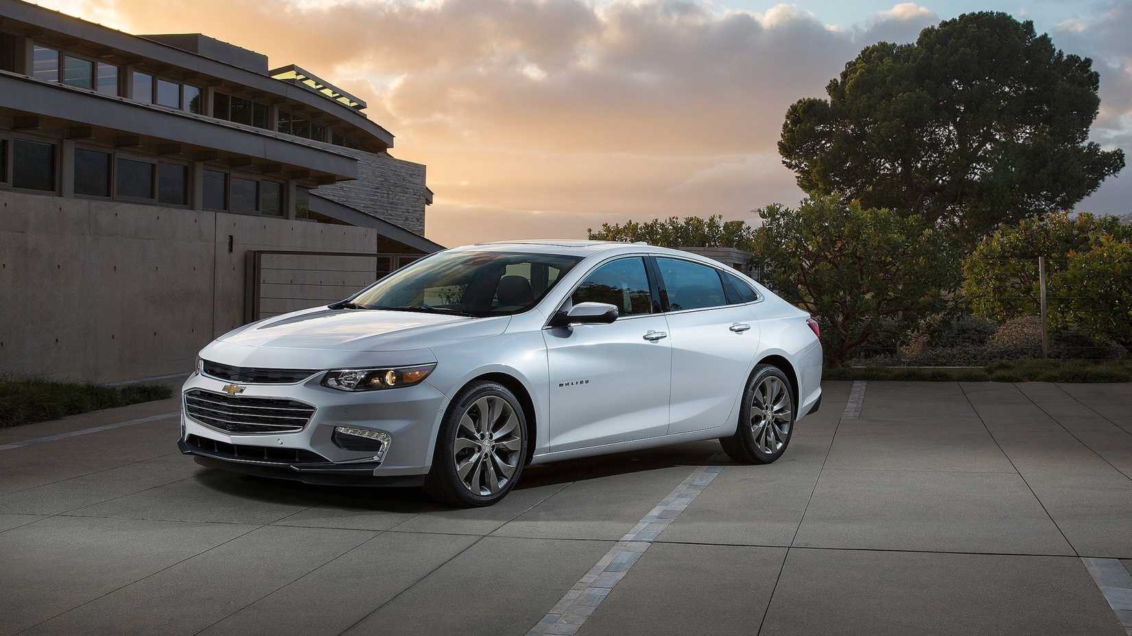 2016 Chevrolet Malibu front 3/4