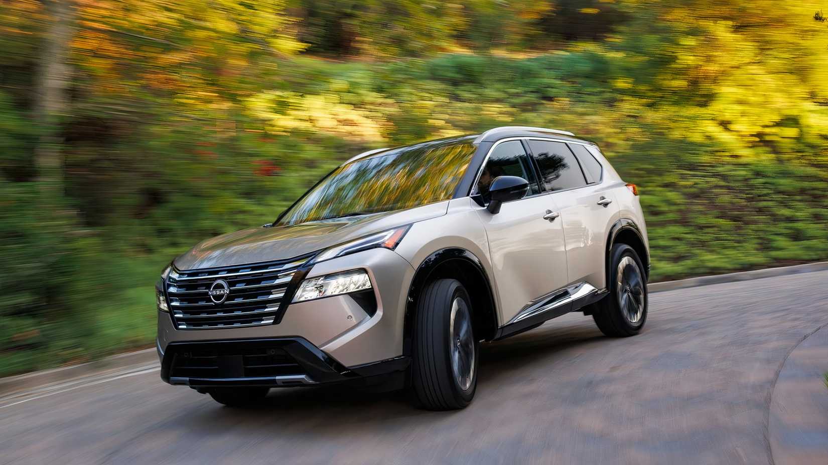 Nissan Rogue (2024), front 3/4