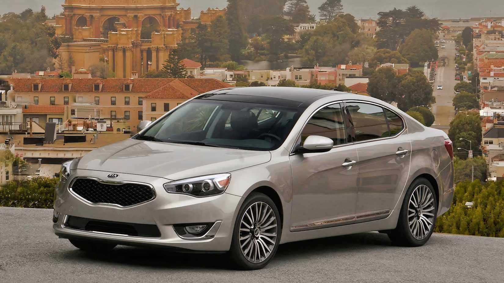 2014 Kia Cadenza in silver parked