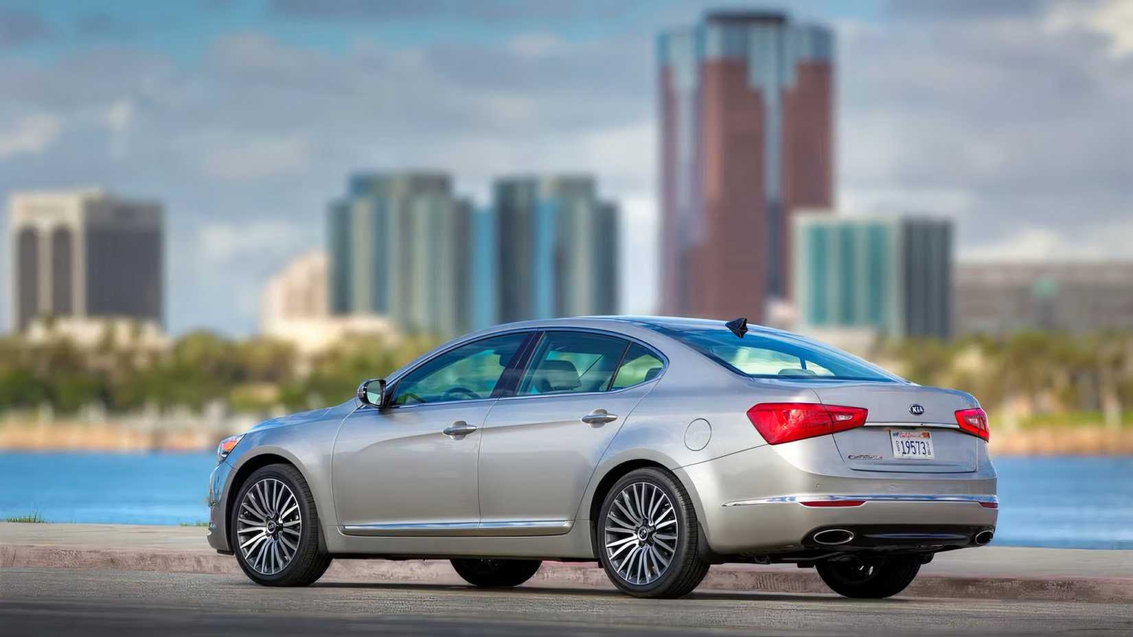 2014 Kia Cadenza in silver parked